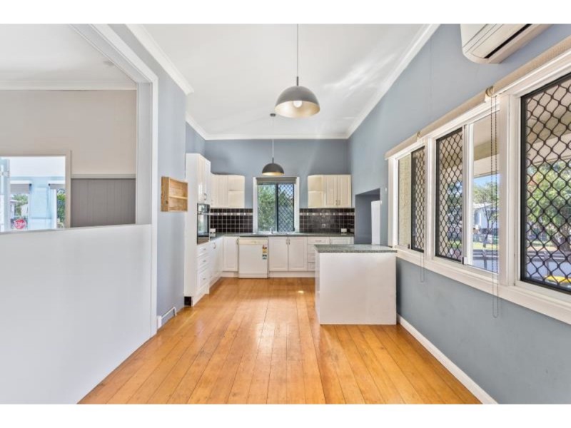 194 Berserker Street, Berserker QLD 4701